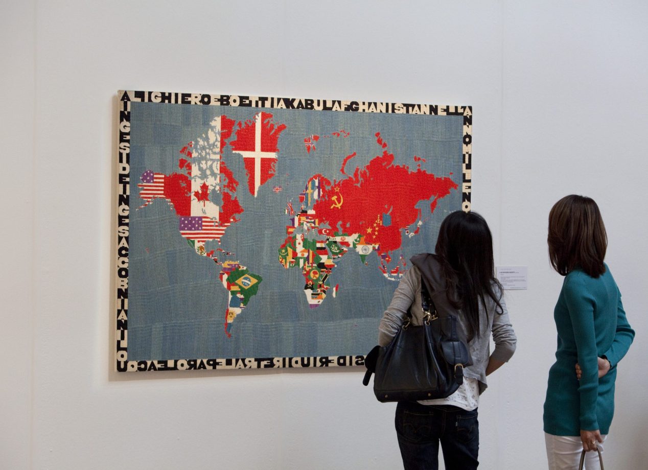 Your Gateway to Key Art Scenes: Curated Courses for Global Insights